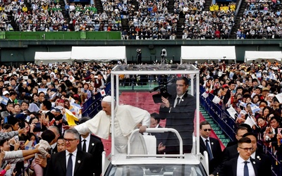 35 tysięcy ludzi na papieskiej mszy w Nagasaki