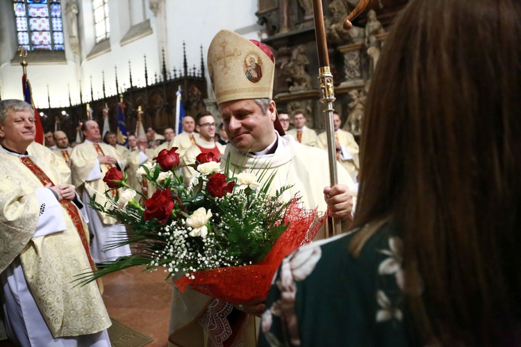 Medale "Dei Regno servire" w tarnowskiej katedrze