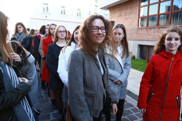 Przyrzeczenia młodzieży z KSM w tarnowskiej katedrze