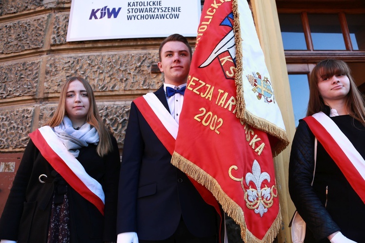 Przyrzeczenia młodzieży z KSM w tarnowskiej katedrze