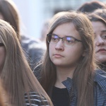 Przyrzeczenia młodzieży z KSM w tarnowskiej katedrze