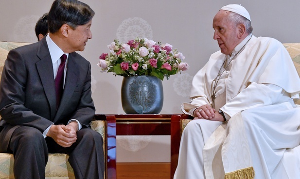Papież odwiedził cesarza Naruhito