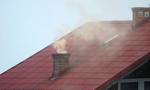 Śląskie. Alarm smogowy, bardzo wysokie przekroczenie norm powietrza