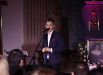 Maciej Miecznikowski zachwycił rawską publiczność.