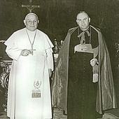 Abp Bolesław Kominek z papieżem św. Janem XXIII w 1965 r.