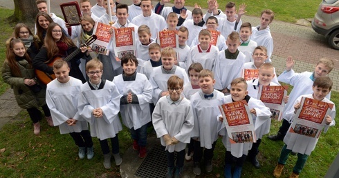 Na sobotni Apel zaprasza liturgiczna służba ołtarza i schola z opoczyńskiej kolegiaty.