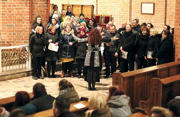 ▲	Uczestnicy warsztatów zaśpiewali podczas Eucharystii.