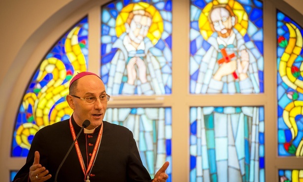 Abp Polak: Nie wolno wysłuchać osoby skrzywdzonej i zostawić własnemu losowi