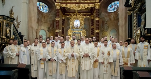 Asystenci KSM w Skrzatuszu