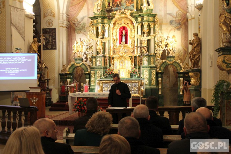 Ołtarz główny w sanktuarium Matki Bożej Jutrzenki Nadziei odnowiony