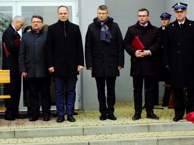 Zdziechowice. Przekazanie wozu strażackiego