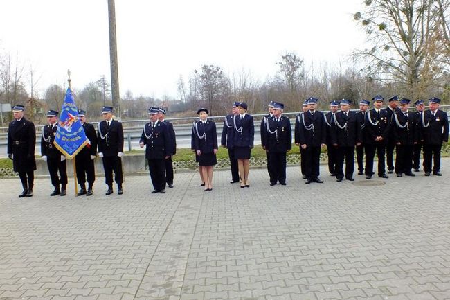 Zdziechowice. Przekazanie wozu strażackiego