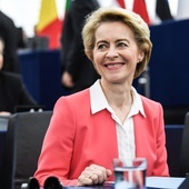 PE poparł Komisję Europejską pod przewodnictwem Ursuli von der Leyen