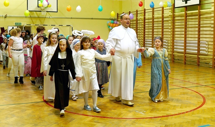 Bal świętych w Woli Rzędzińskiej