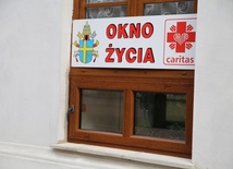 Zniszczono okno życia w Sandomierzu 