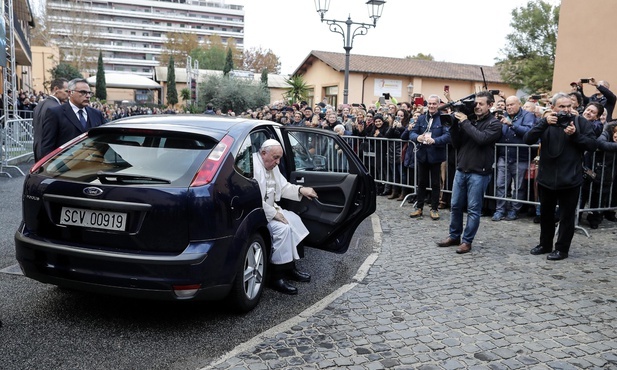 Papież: "Oni są szaleni"