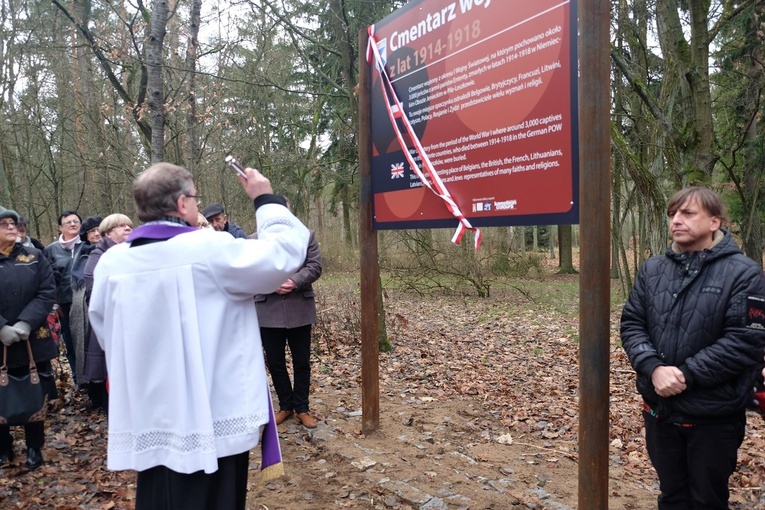 Odsłonięcie tablicy w Pile