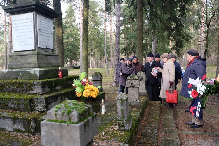 Odsłonięcie tablicy w Pile