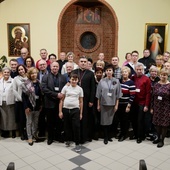 Rodziców księży i kleryków przeżywających rekolekcje odwiedził bp Zbigniew Zieliński.