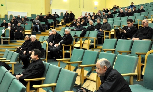 O uzależnieniach na dniu skupienia księży