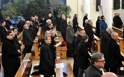 O uzależnieniach na dniu skupienia księży