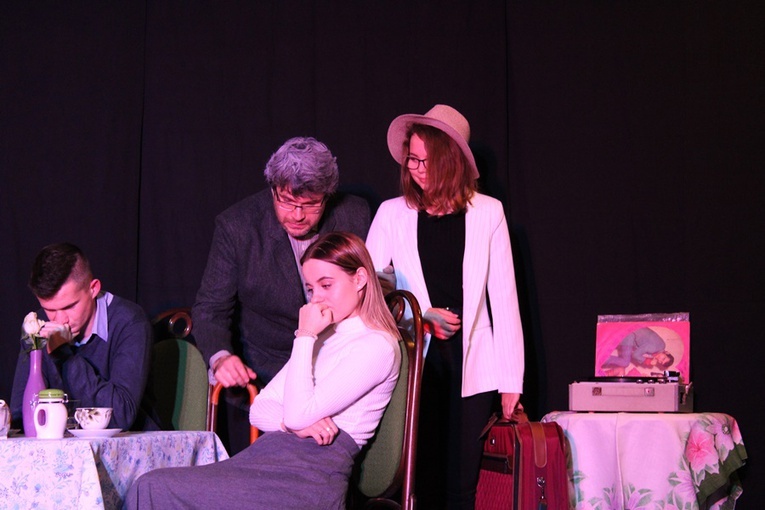 Łąkta. Drewniany talerz