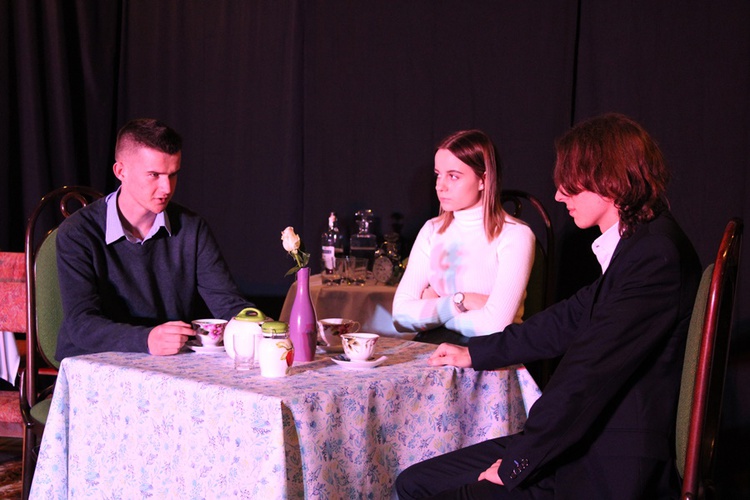 Łąkta. Drewniany talerz