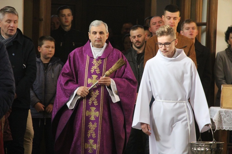 Olszyny. Poświęcenie sztandaru Rycerstwa Niepokalanej