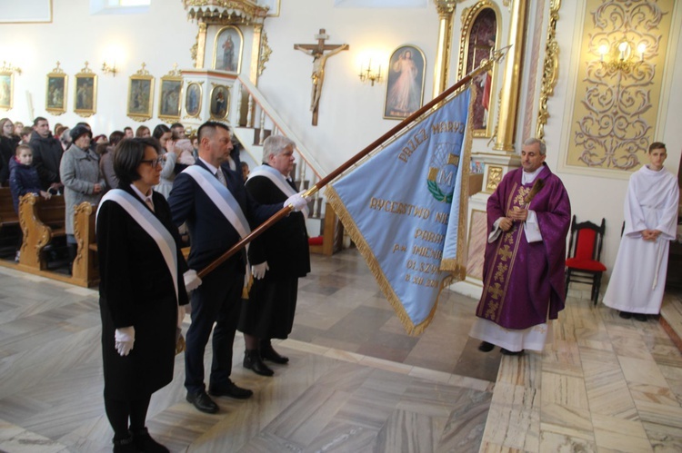 Olszyny. Poświęcenie sztandaru Rycerstwa Niepokalanej