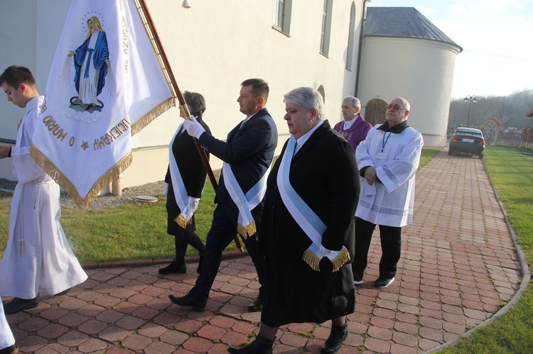 Olszyny. Poświęcenie sztandaru Rycerstwa Niepokalanej