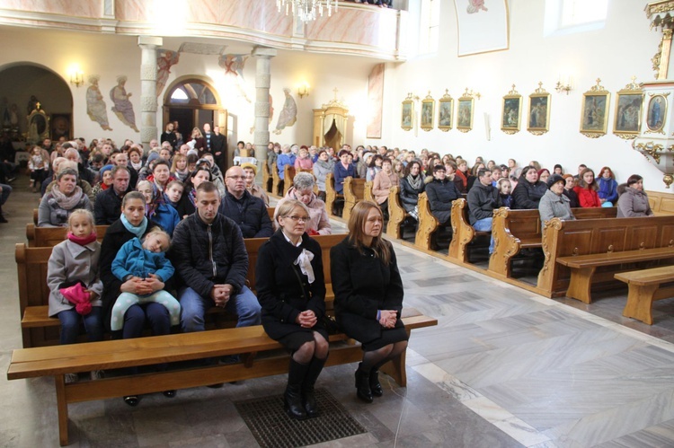 Olszyny. Poświęcenie sztandaru Rycerstwa Niepokalanej