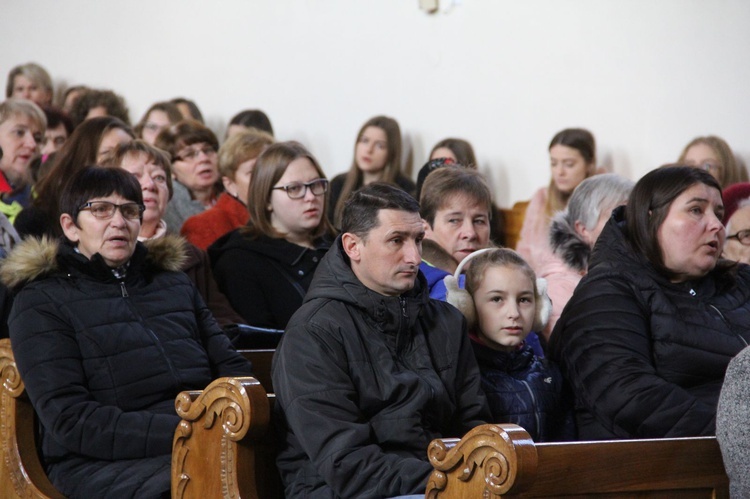 Olszyny. Poświęcenie sztandaru Rycerstwa Niepokalanej