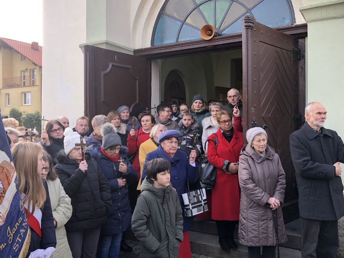 Poświęcenie nastawy ołtarzowej w Stanowicach