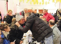 ▲	To nie tylko świąteczna kolacja, ale też serdeczna atmosfera.