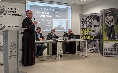 ▲	Spotkanie promocyjne odbyło się w Centrum Edukacyjnym IPN Przystanek Historia. Wzięli w nim udział abp Wiktor Skworc, dr Sebastian Rosenbaum, prof. Jan Żaryn i ks. prof. Jerzy Myszor.