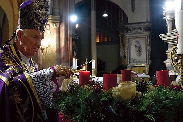 Biskup, wprowadzając w adwentowy okres, prosił wiernych o modlitwę w intencji swojego następcy.