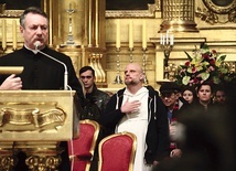 Dominikanin (z prawej) zachęcał, by ukazywać piękno Pana Boga.