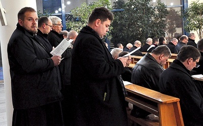 Spotkanie kapłanów i wspólna modlitwa przed nowym rokiem liturgicznym.