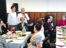 ▲	Spotkanie w parafii Nawrócenia św. Pawła.  Stoją: Marta Bartela i Weronika Korba OVd.