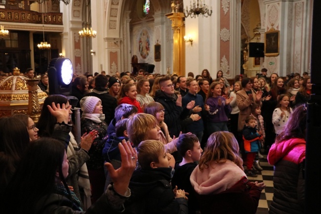 Apel Młodych w opoczyńskiej kolegiacie