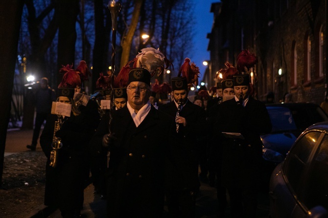 Katowice. Orkiestra górnicza na Nikiszowcu 