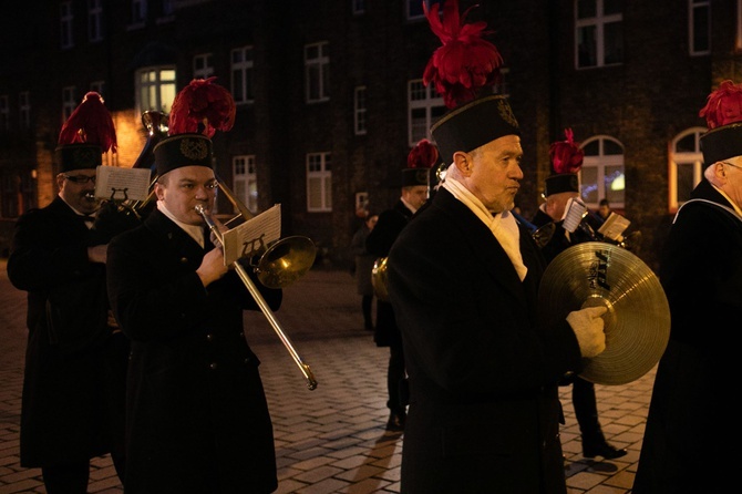 Katowice. Orkiestra górnicza na Nikiszowcu 