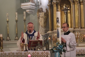 Mszy św. roratniej przewodniczył bp. Andrzej F. Dziuba.