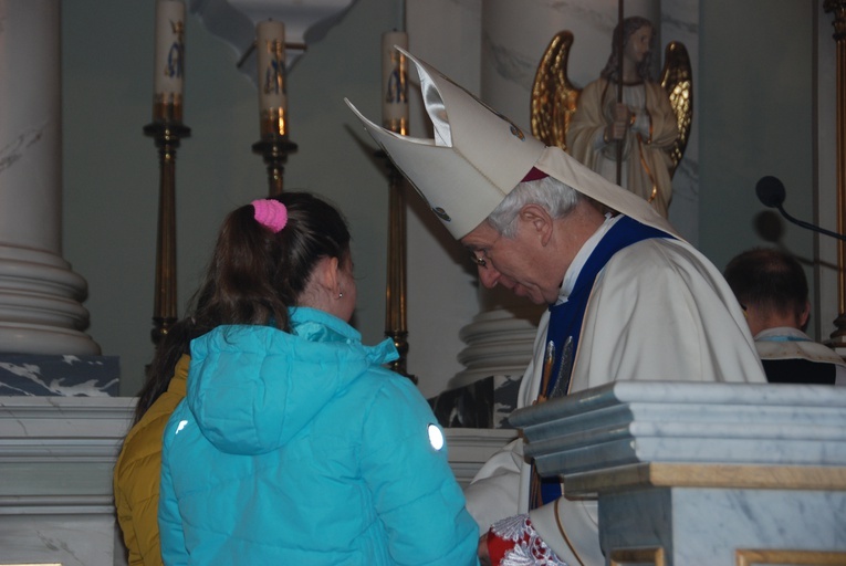 Roraty z bp. Andrzejem F. Dziubą w Makowie