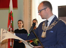 Piotr Kowalczyk przez wiele lat był zaangażowany w politykę miasta.