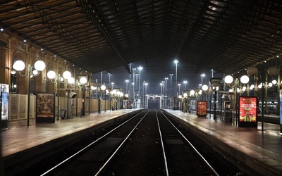 We Francji strajk generalny - stanęły pociągi i metro, zamknięto szkoły