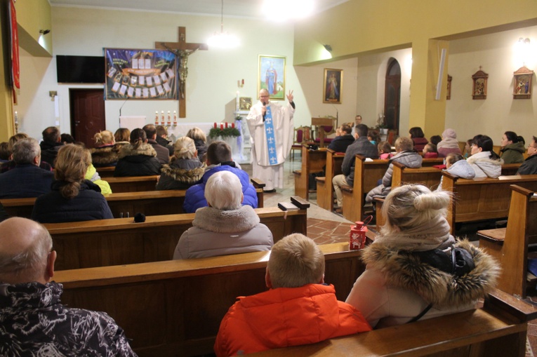 Roraty w parafii pw. św. Jadwigi Śląskiej w Legnicy 