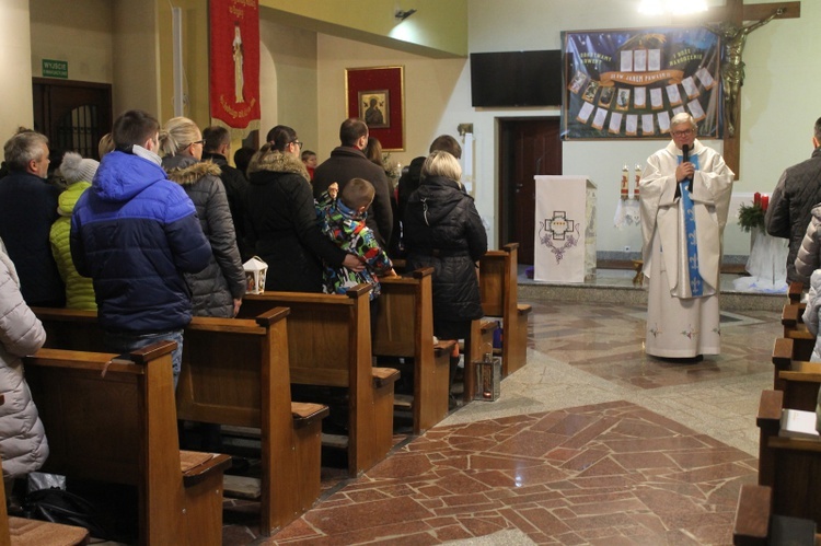 Roraty w parafii pw. św. Jadwigi Śląskiej w Legnicy 