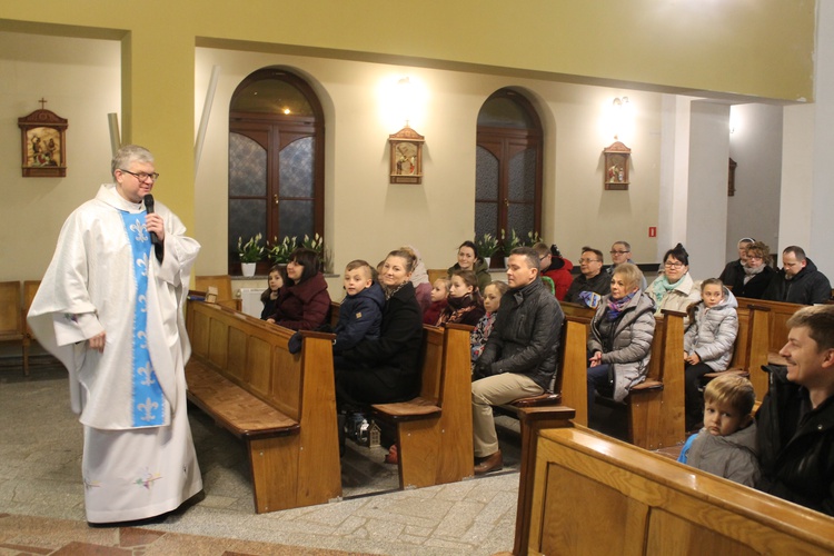 Roraty w parafii pw. św. Jadwigi Śląskiej w Legnicy 