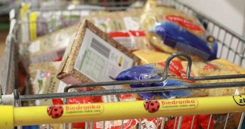 W mikołajki podziel się z ubogimi. Caritas zaprasza na świąteczną zbiórkę żywności